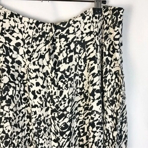 H&M Black & White Printed Button Front Midi Skirt 10 - Picture 3 of 3